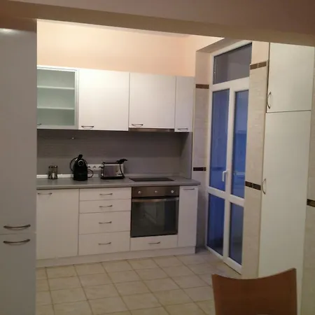 Park View Apartment *